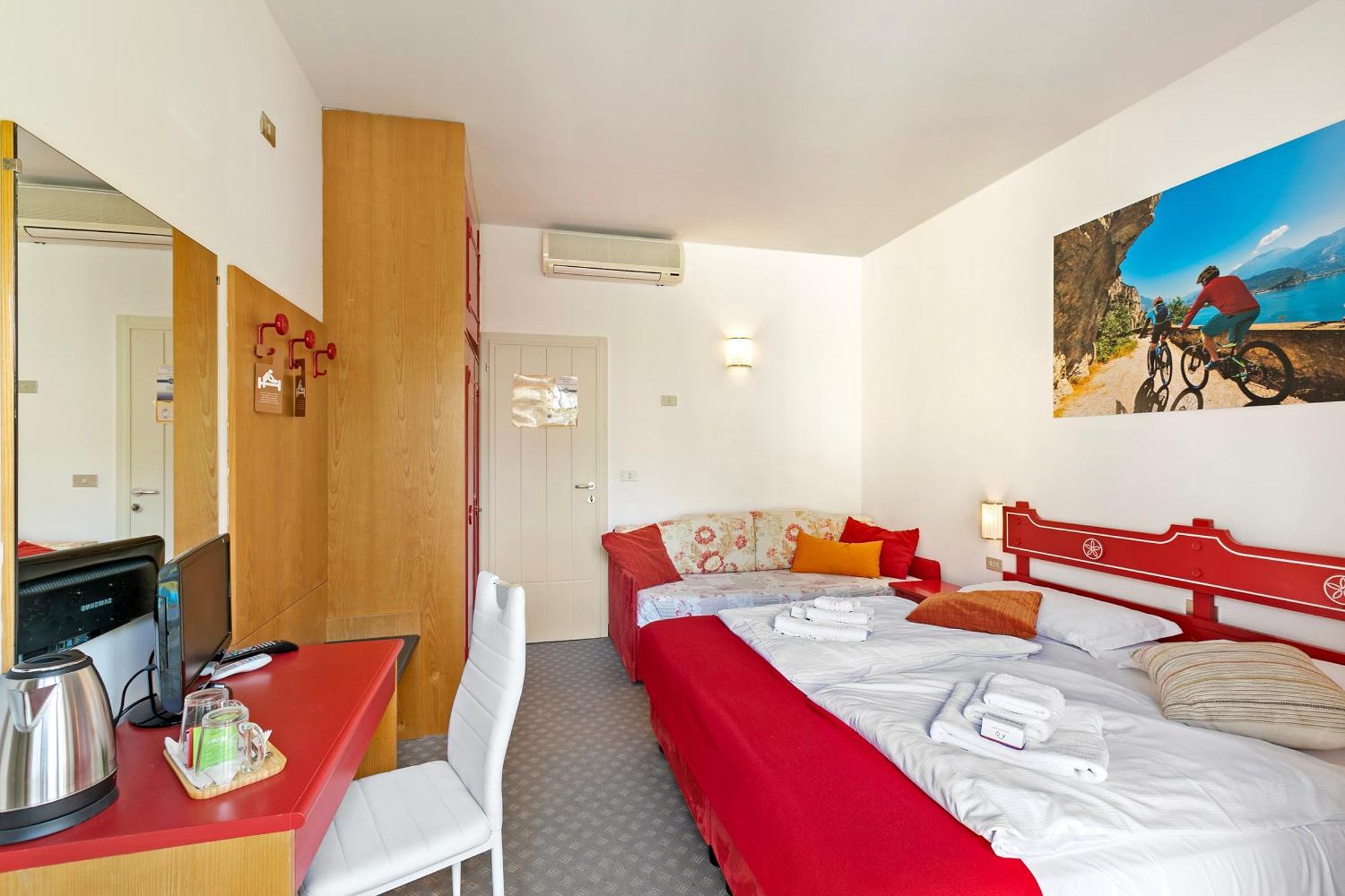 Bike & Wind Hotel Villa Maria Torbole Sul Garda Zewnętrze zdjęcie